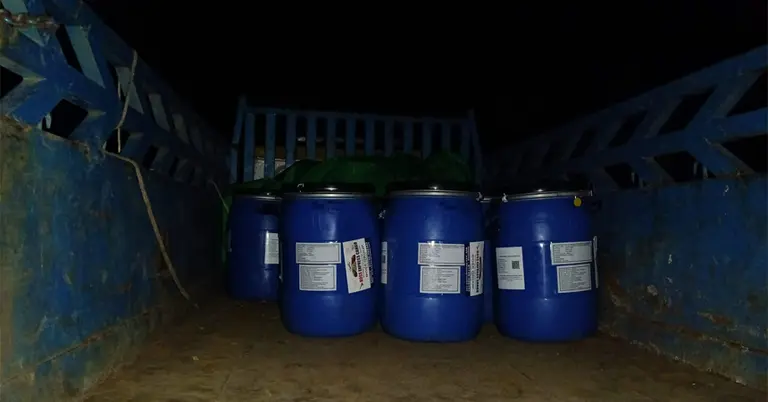 কেমিক্যালসহ মিনি ট্রাক জব্দ